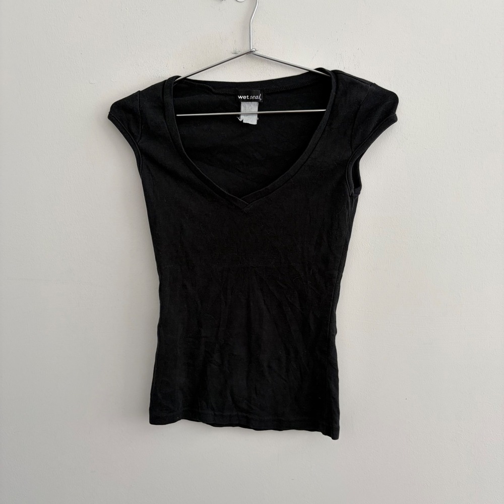 Wet Seal Black V-Neck Cap Sleeve Fitted Tee Shirt